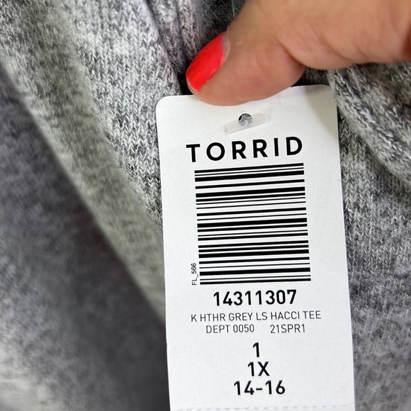 TORRID SUPER SOFT PLUSH V NECK LONG SLEEVE HEATHER GRAY SHIRT NWT SZ 1X - Picture 5 of 7